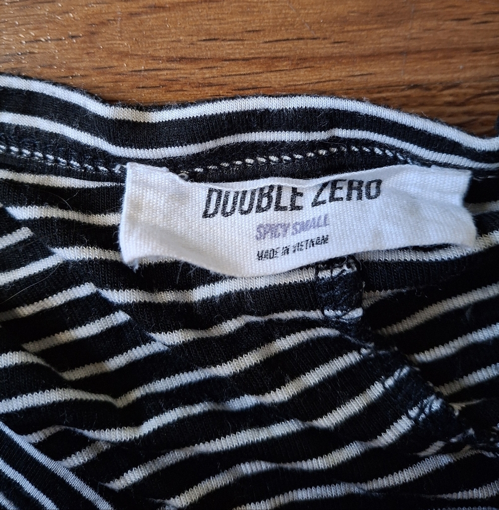 🌺Double Zero Women's Striped Tee Black White Small